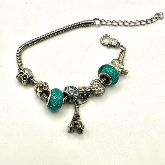 Green beaded rhinestone Eiffel Tower shamrock owl charm bracelet - Picture 1 of 13
